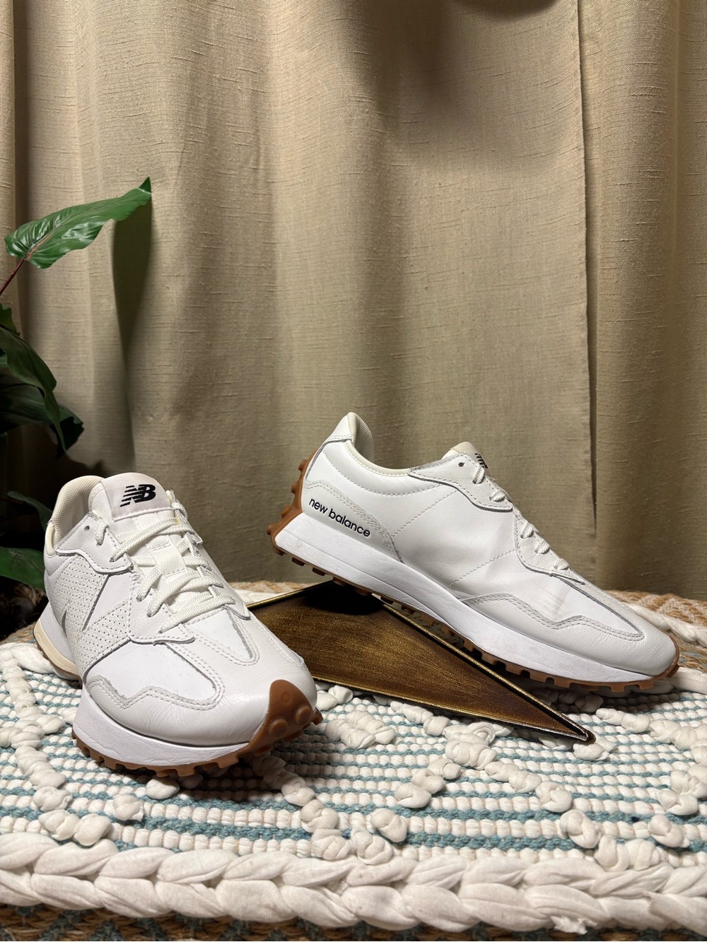 New Balance 327’s women’s sneaker